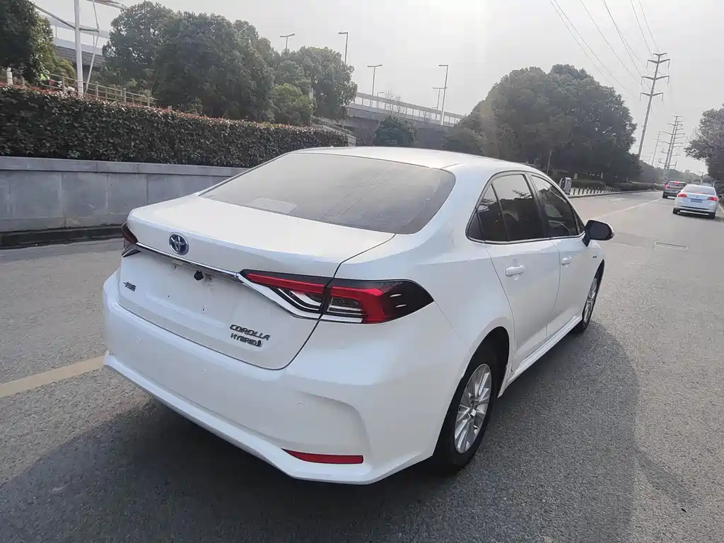 Toyota Corolla 2022 — фото 4