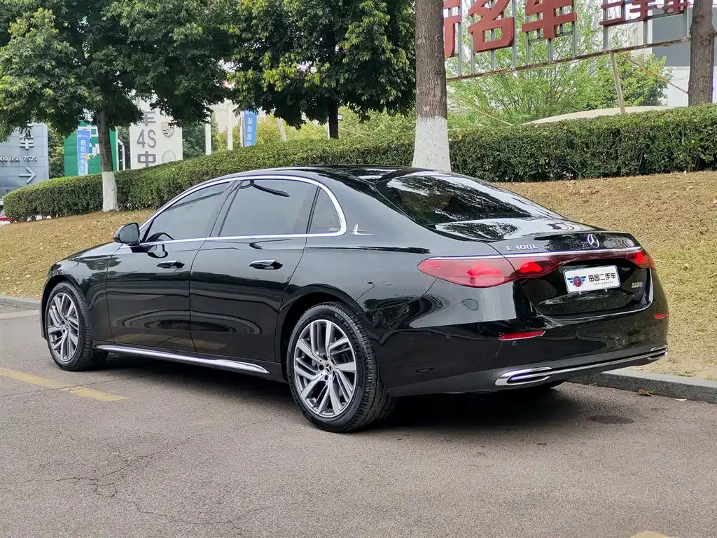 Mercedes-Benz E-Class 2025 — фото 4