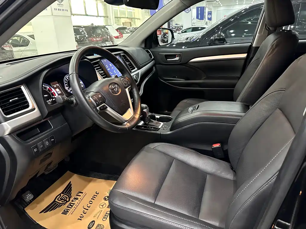 Toyota Highlander 2020 — фото 11