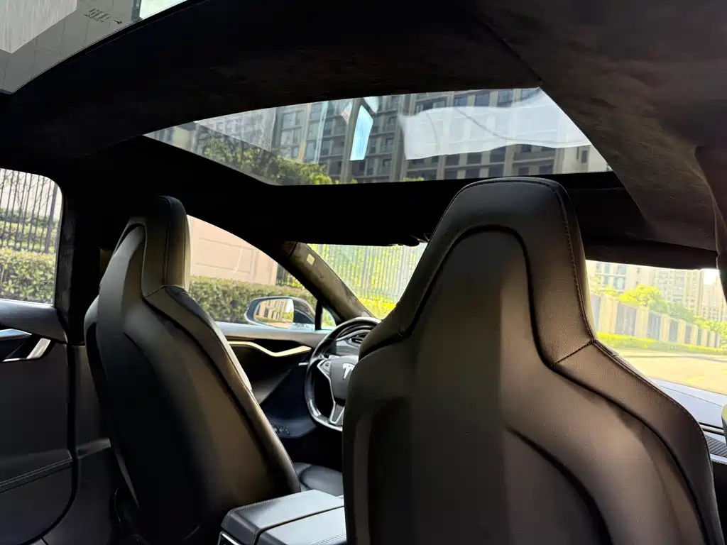 Tesla Model S 2014 — фото 17
