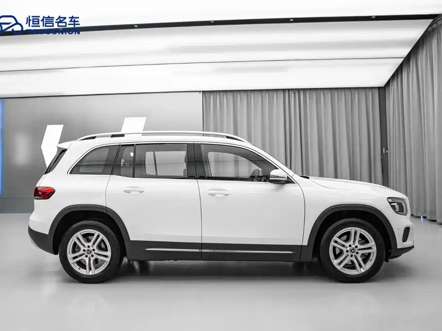 Mercedes-Benz GLB 2023