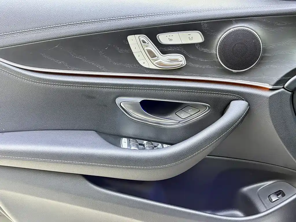 Mercedes-Benz E-Class 2018 — фото 14
