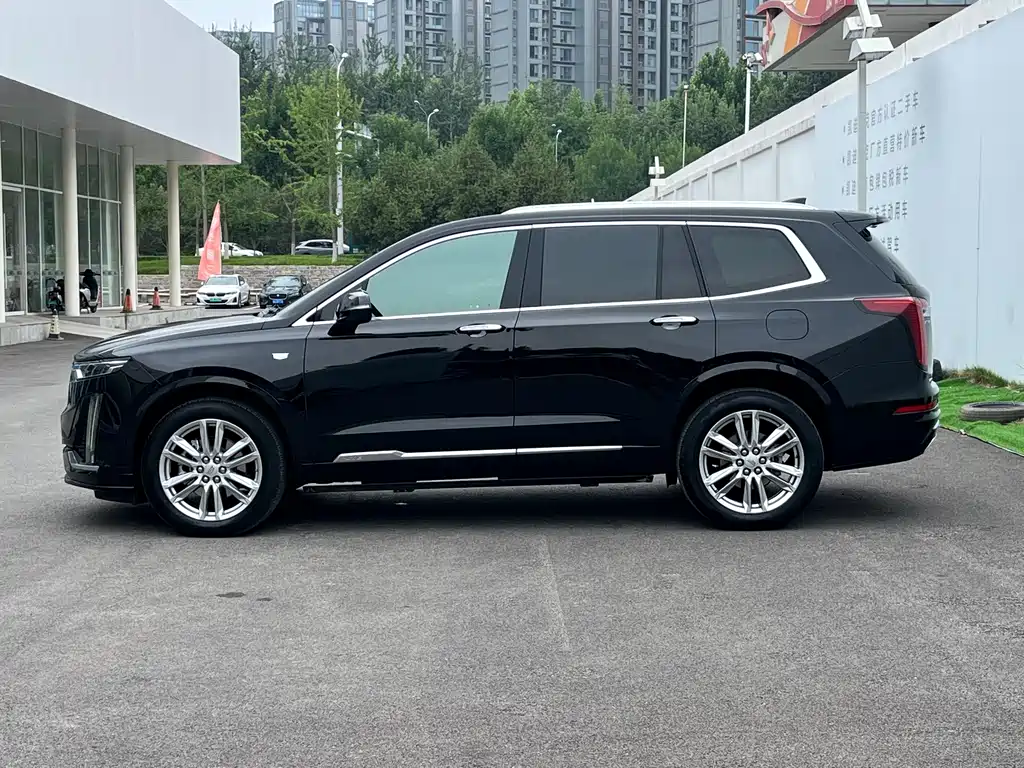 Cadillac XT6 2022 — фото 3