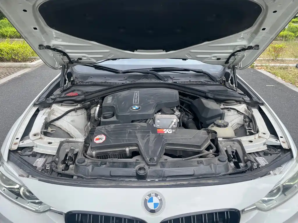BMW 3 Series 2016 — фото 12