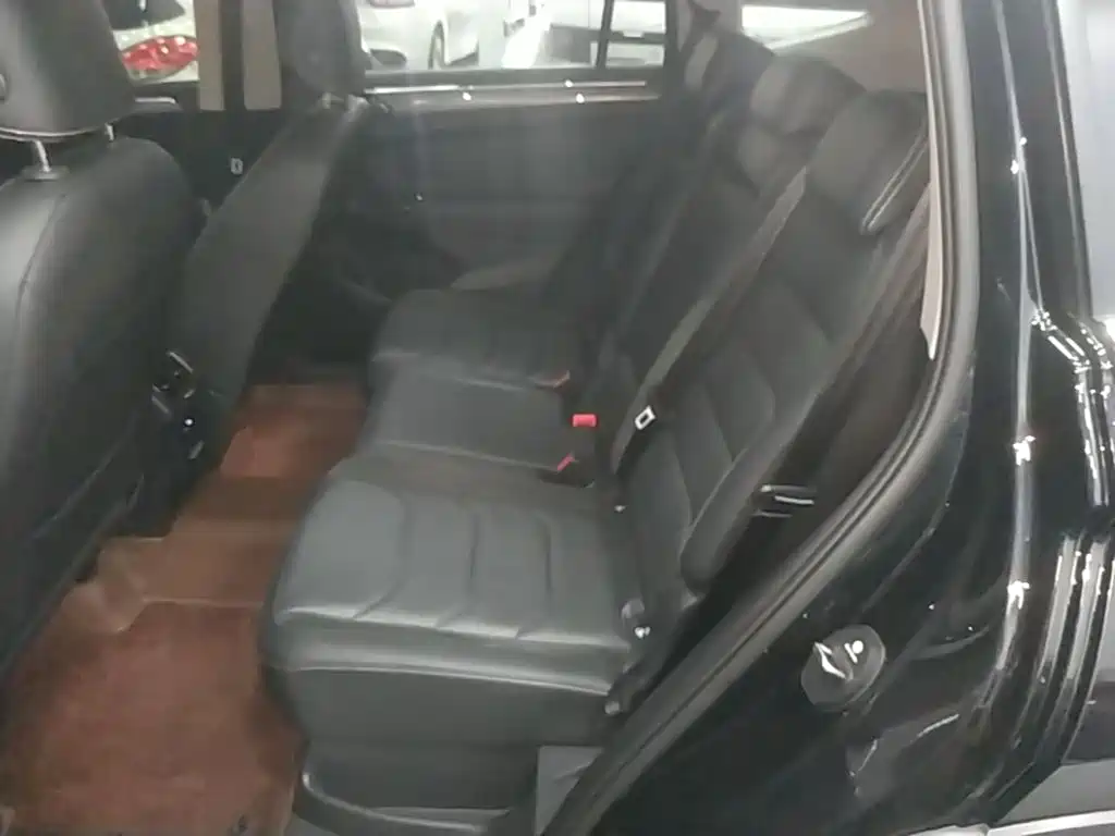 Volkswagen Tiguan L 2020 — фото 17