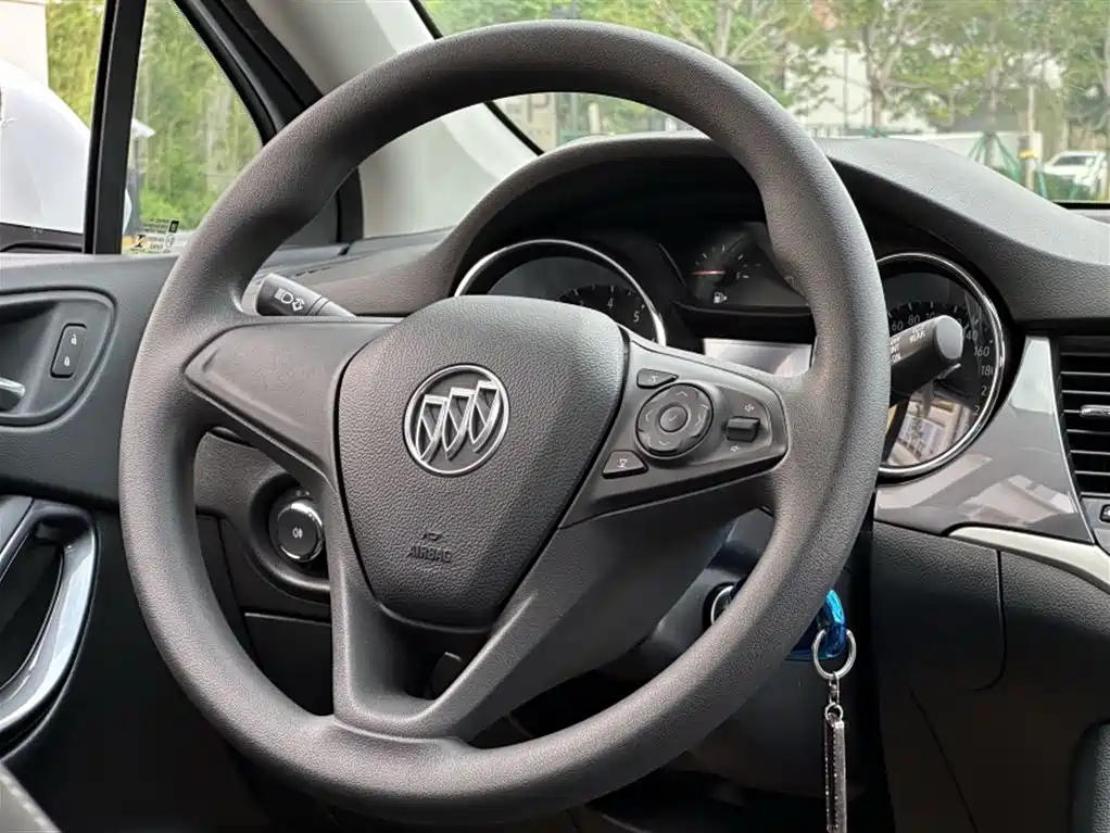 Buick Verano 2017 — фото 12