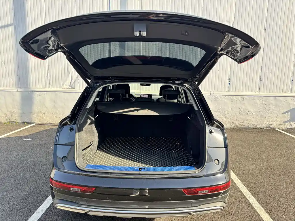 Audi Q5L 2023 — фото 14