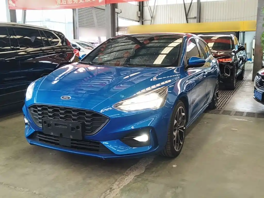 Ford Focus 2019 — фото 1