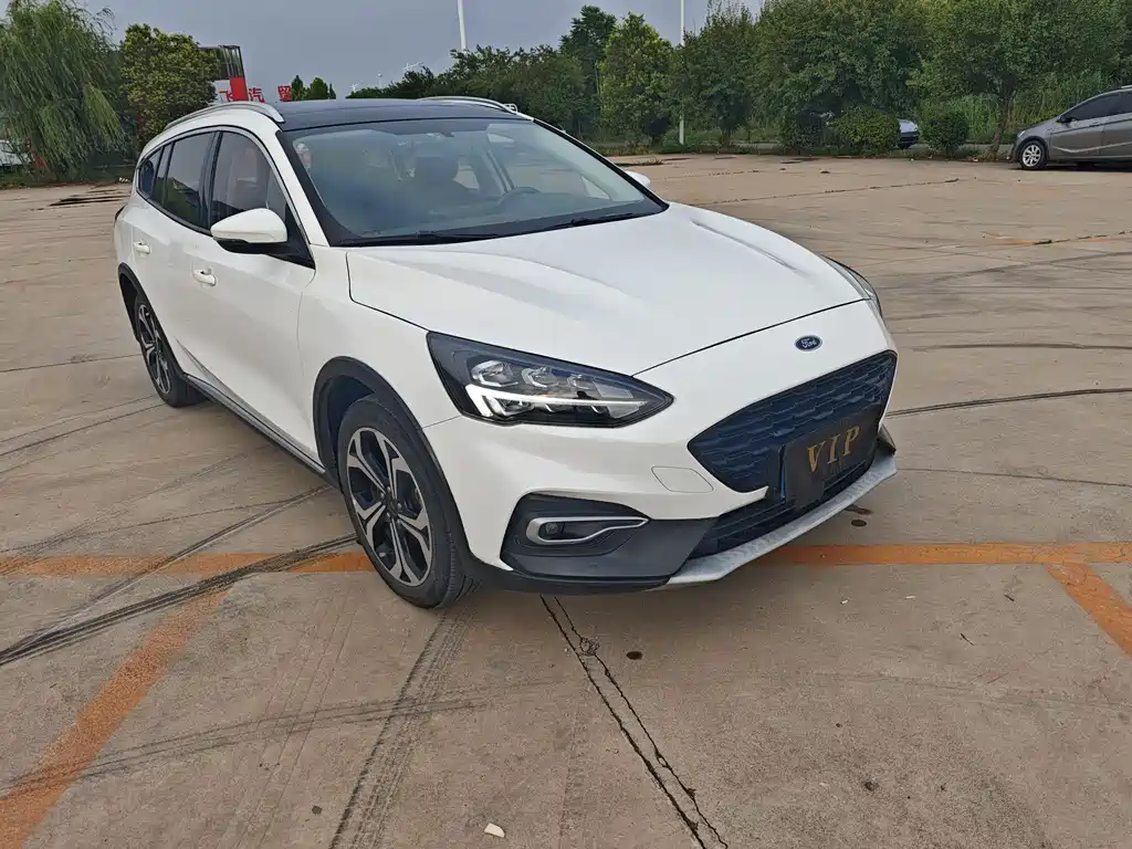 Ford Focus 2020 — фото 10