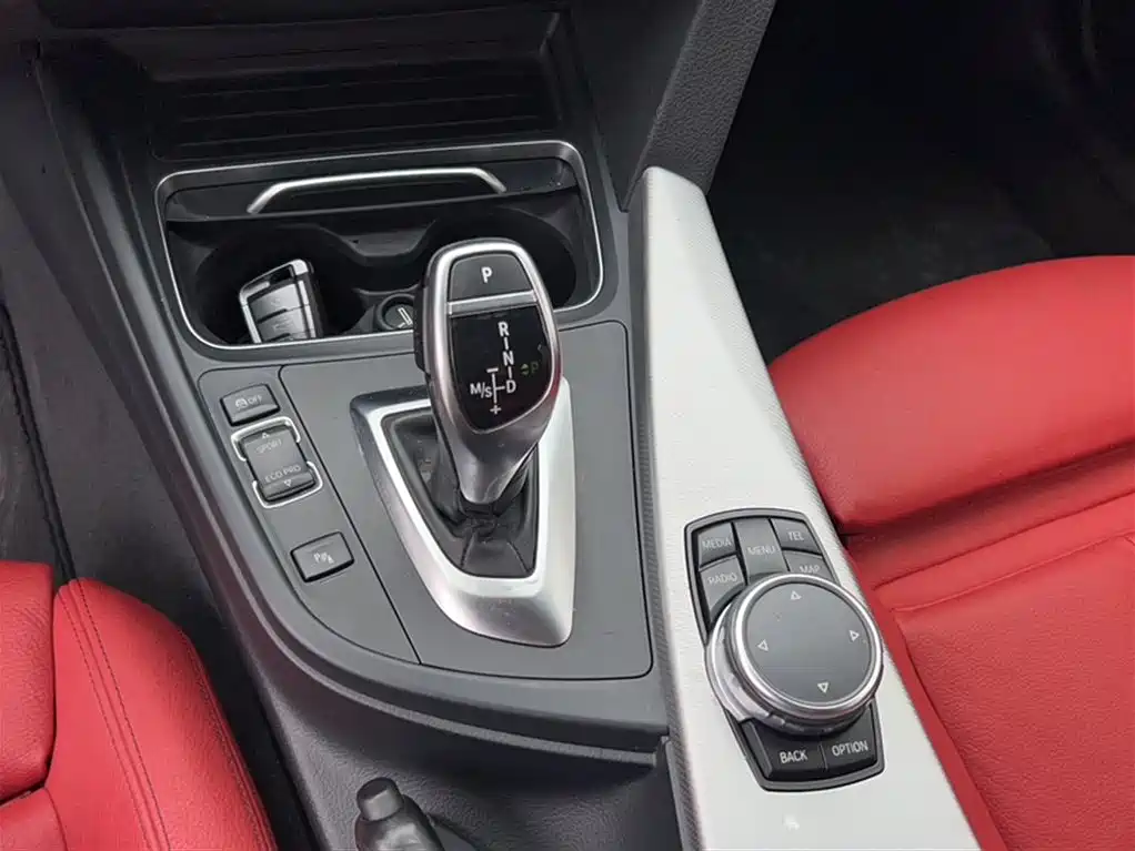 BMW 3 Series 2016 — фото 11
