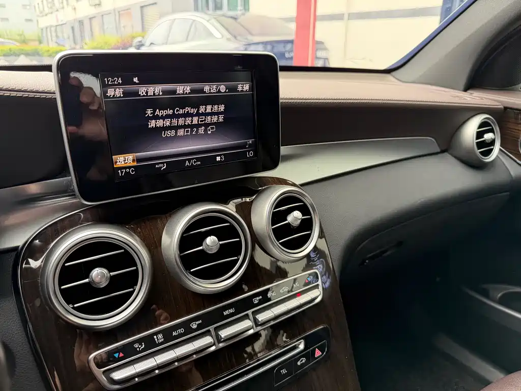 Mercedes-Benz GLC 2018 — фото 15