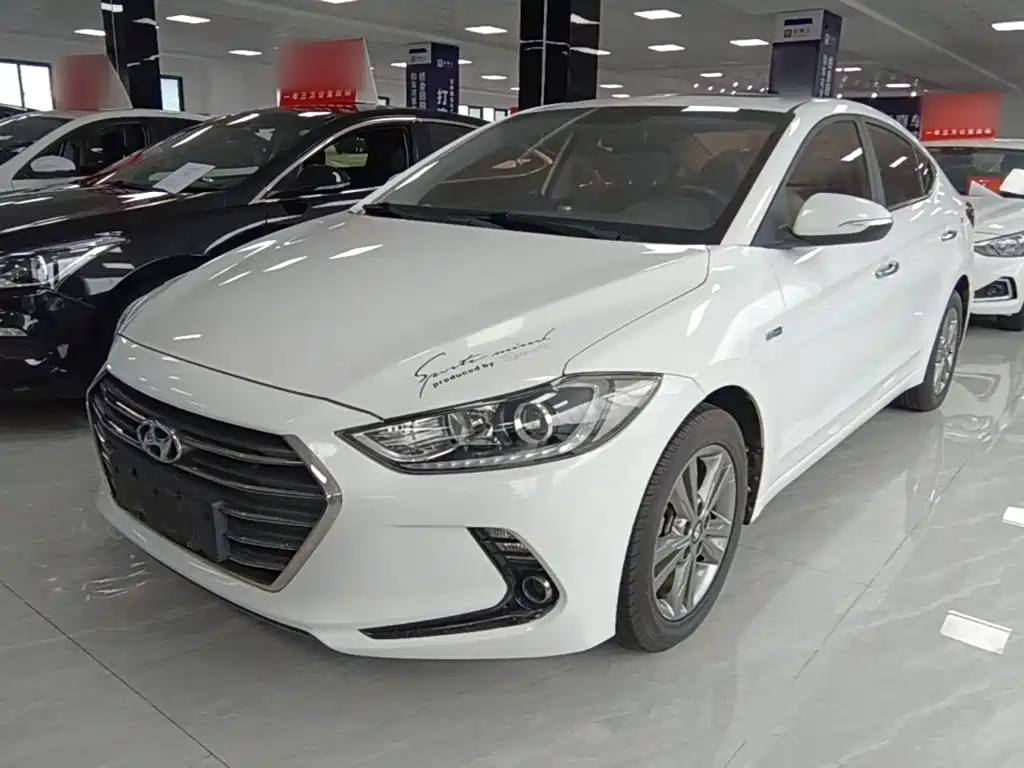 Hyundai Elantra 2018 — фото 2