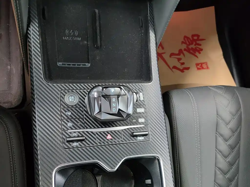 BYD L DM-i 2025 — фото 16