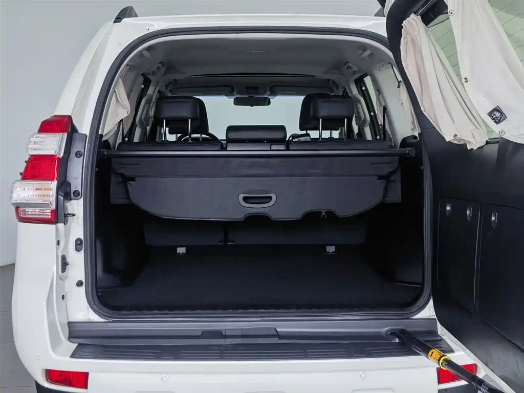 Toyota Prado 2017 — фото 16