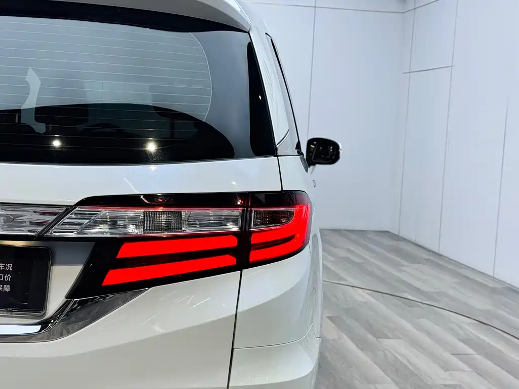 Honda Odyssey 2018 — фото 26