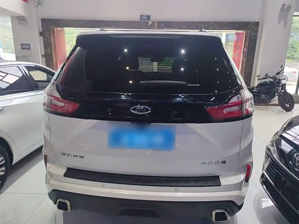Ford Edge 2020 — фото 6