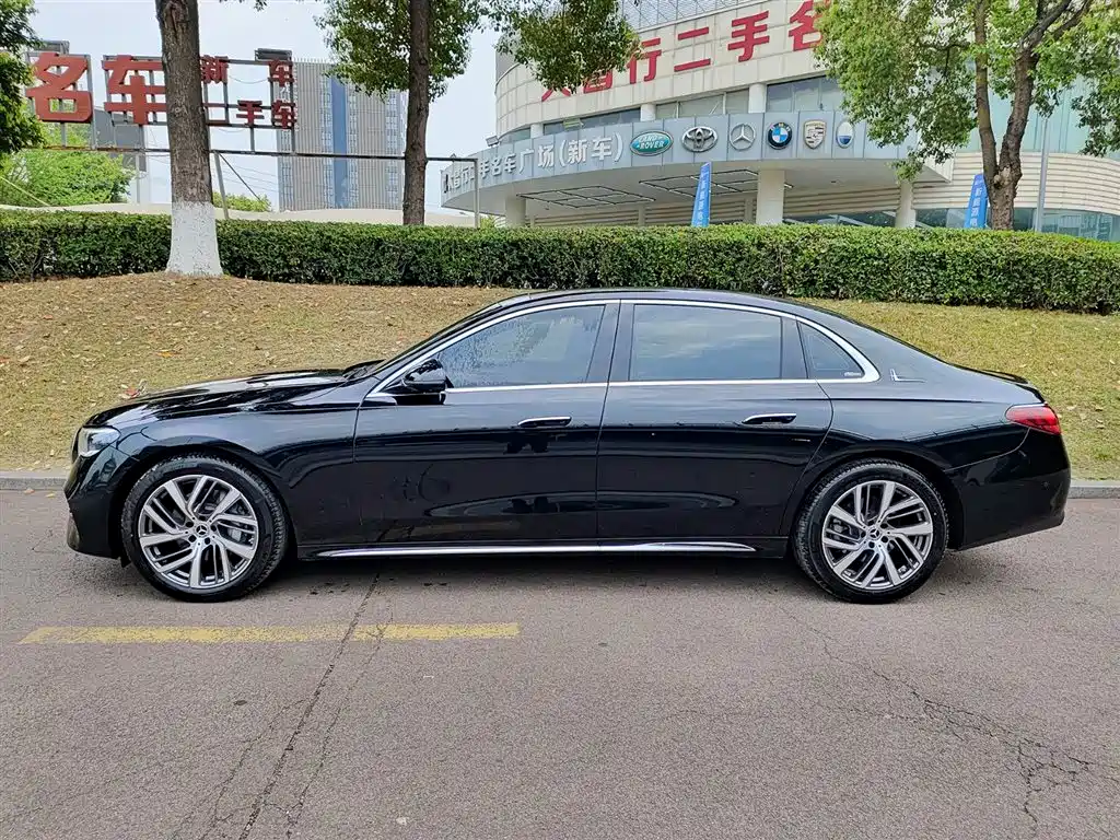 Mercedes-Benz E-Class 2025 — фото 3
