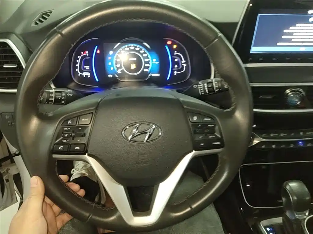 Hyundai Tucson 2021 — фото 11