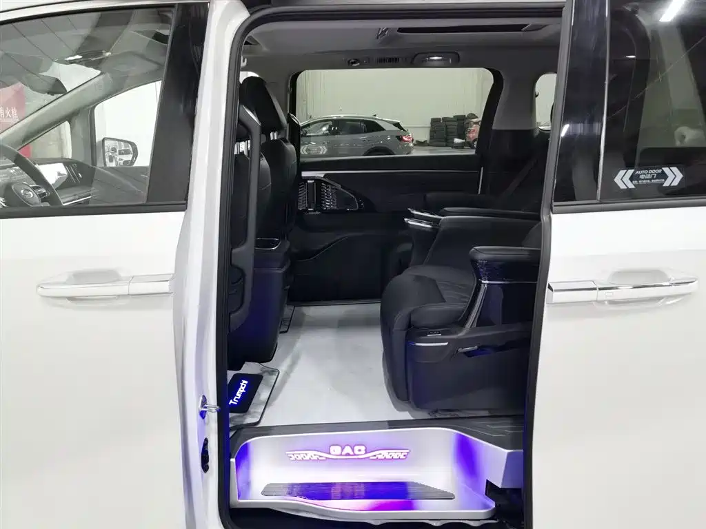 GAC Motor Trumpchi M8 2025 — фото 15