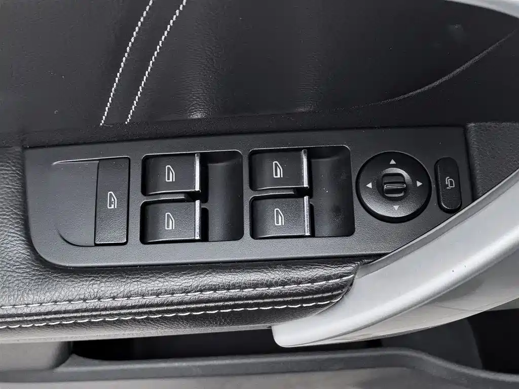 Geely Emgrand 2016 — фото 9