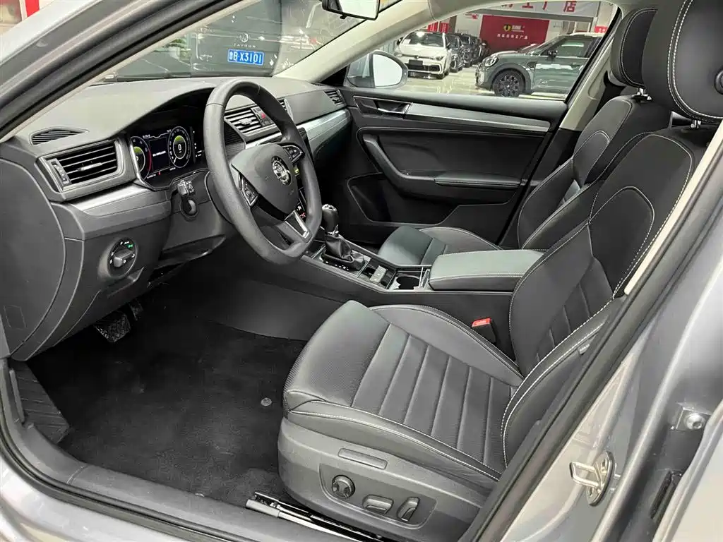 Skoda Superb 2024 — фото 11