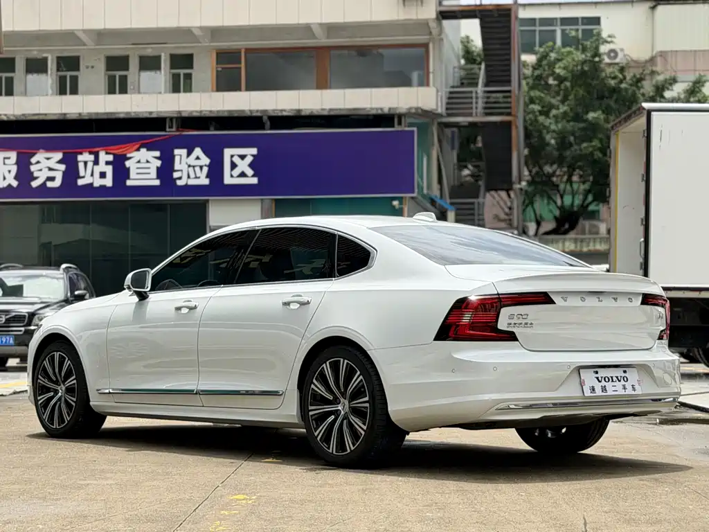 Volvo S90 2021 — фото 24