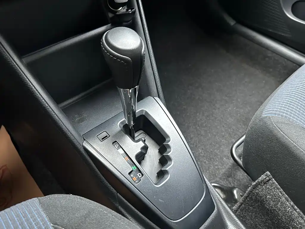 Toyota Yaris L 2019 — фото 11