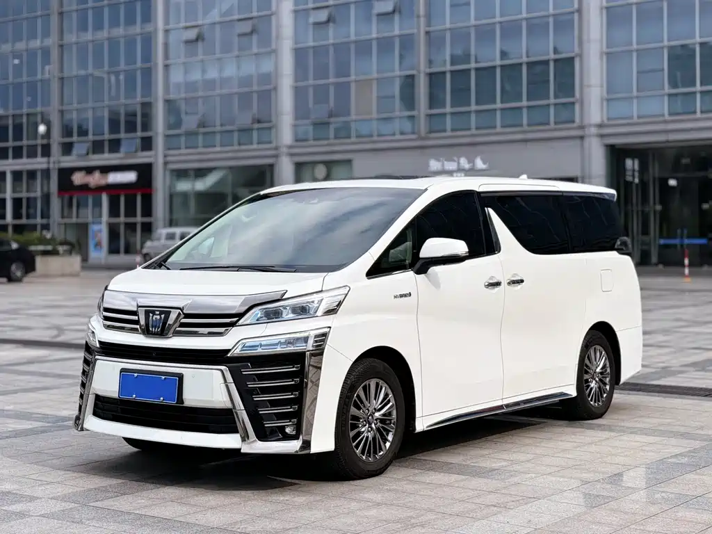Toyota Vellfire 2022 — фото 1