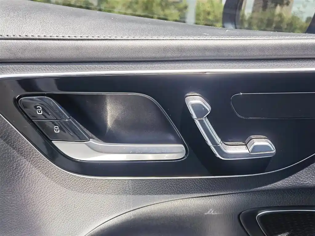 Mercedes-Benz C-Class 2024 — фото 30