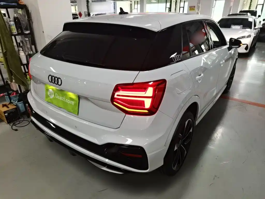 Audi Q2L 2024