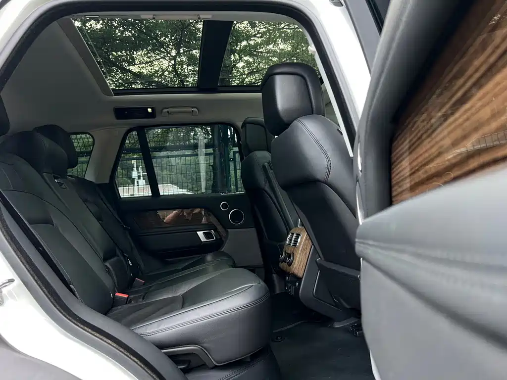 Land Rover Range Rover 2018 — фото 13