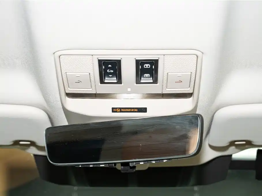 Land Rover Defender 2023 — фото 15
