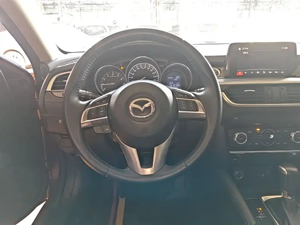 Mazda Atenza 2017 — фото 11