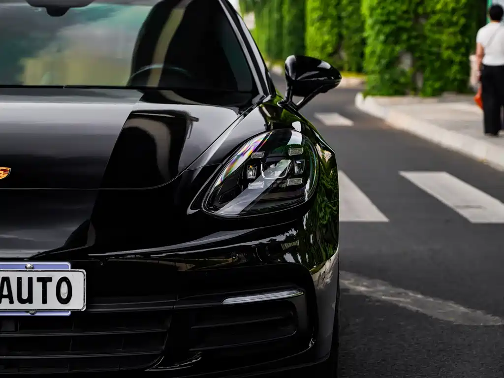 Porsche Panamera 2019 — фото 30