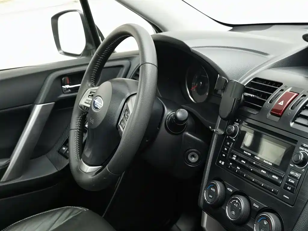 Subaru Forester 2014 — фото 22
