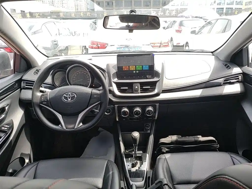 Toyota Yaris L 2020 — фото 10