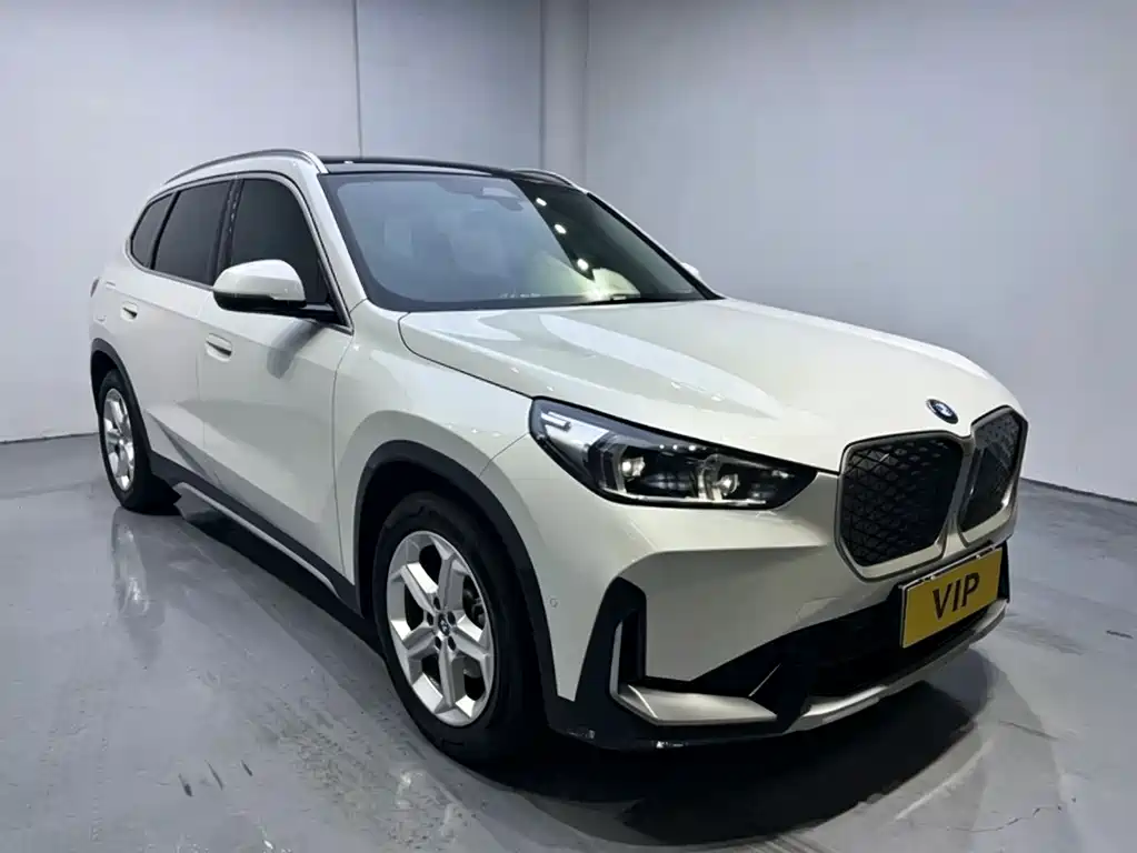 BMW iX1 2026