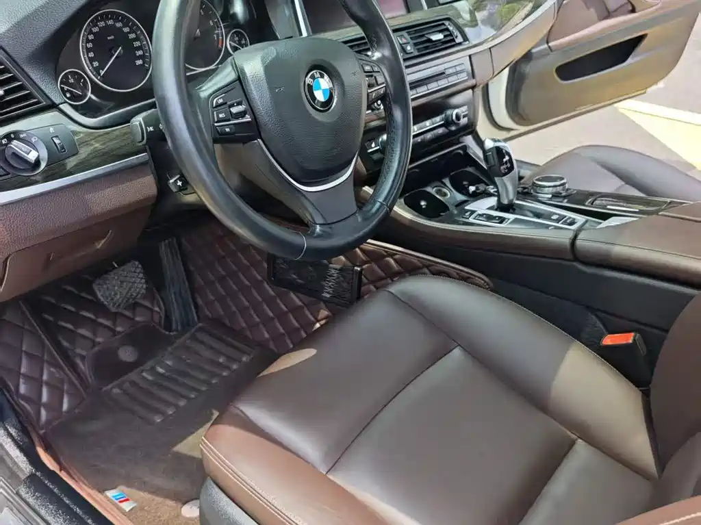 BMW 5 Series 2016 — фото 9