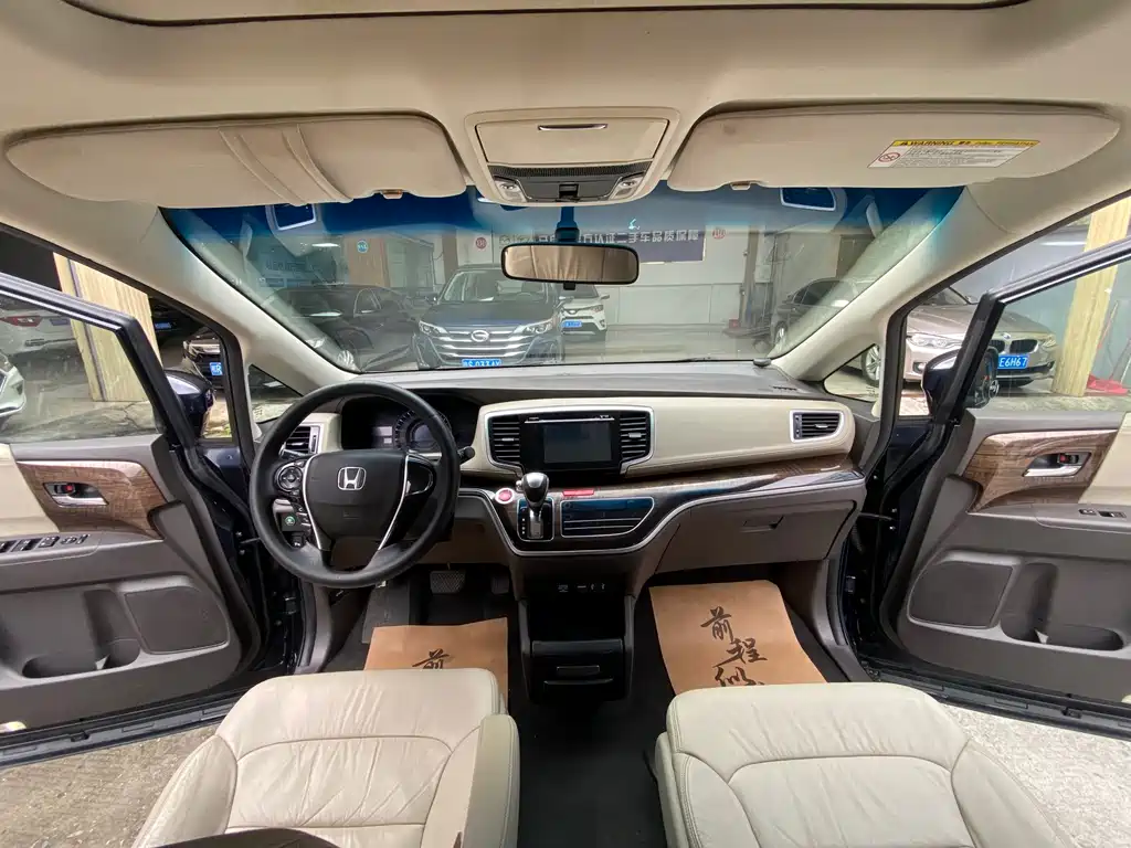 Honda Odyssey 2016 — фото 13