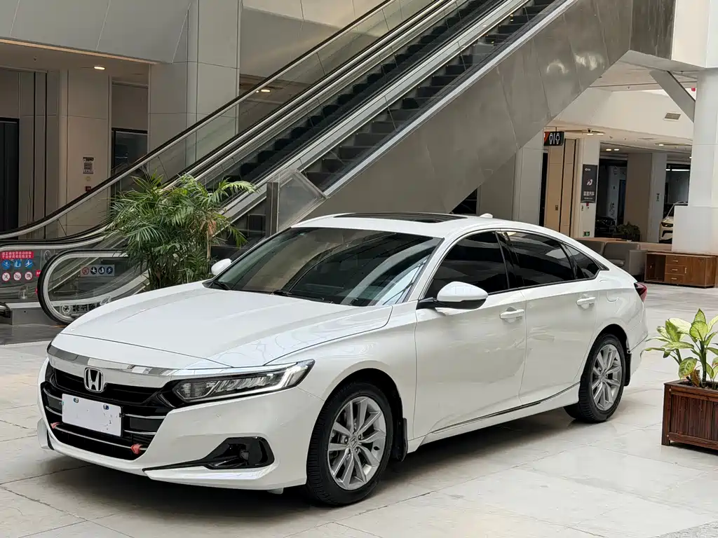 Honda Accord 2022 — фото 1