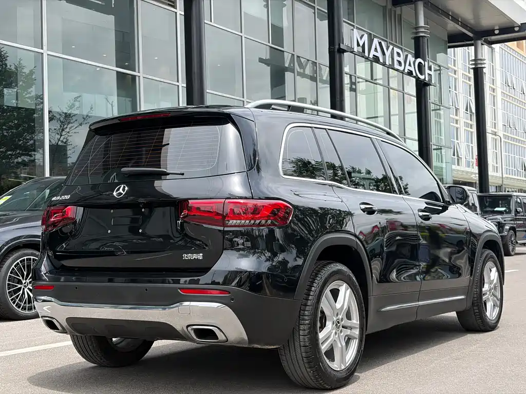 Mercedes-Benz GLB 2023