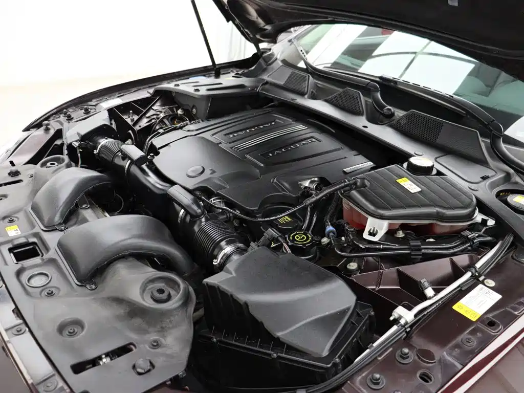 Jaguar XJ 2014 — фото 27