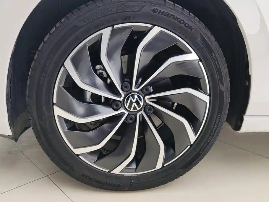 Volkswagen Golf 2024