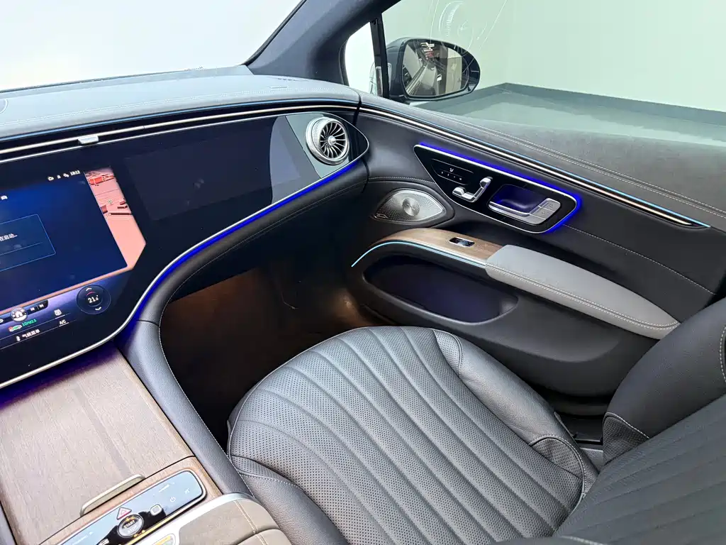 Mercedes-Benz EQS 2024 — фото 13
