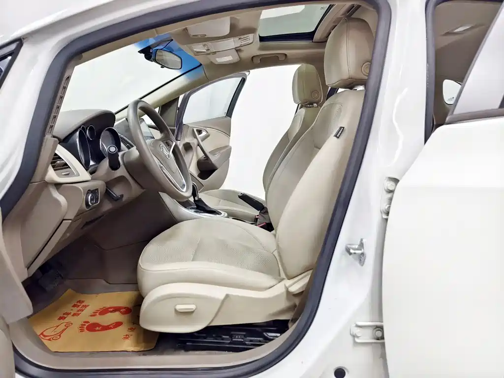 Buick Excelle 2014 — фото 11