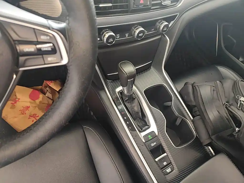 Honda Accord 2018 — фото 14