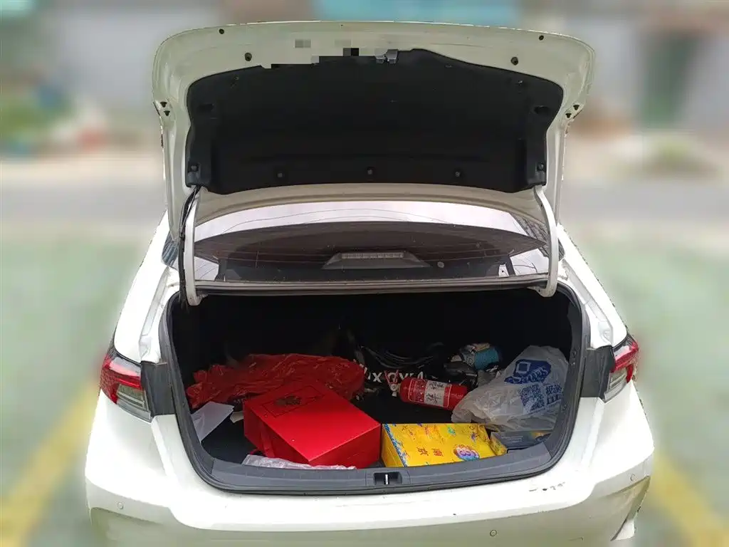 Toyota Corolla 2023 — фото 10