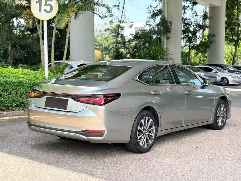 Lexus ES 2025 — фото 4