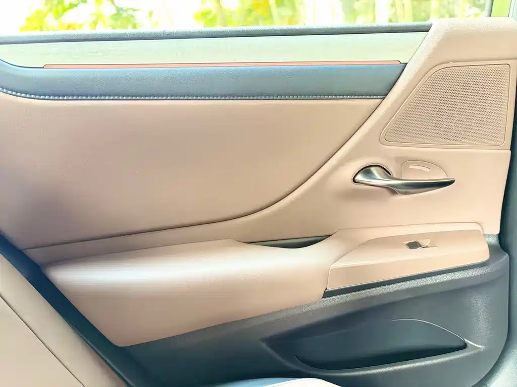 Lexus ES 2025 — фото 17