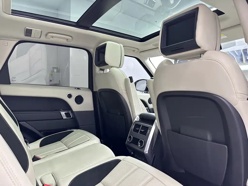 Land Rover Range Rover Sport 2023 — фото 15